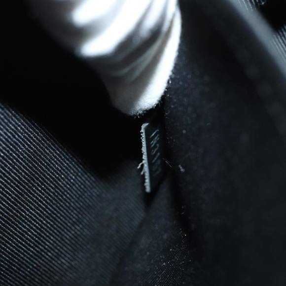 LOUIS VUITTON Discovery Clutch Bag - Picture 6 of 16